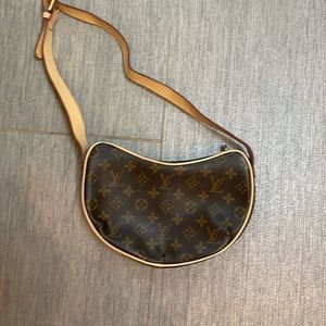 Great bag as realistic as they come have had for years w no visible damage